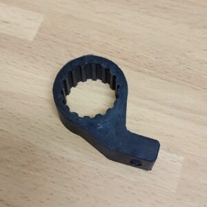 Kütusepumba klamber