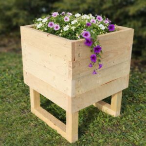 Puidust lillekast/taimekast